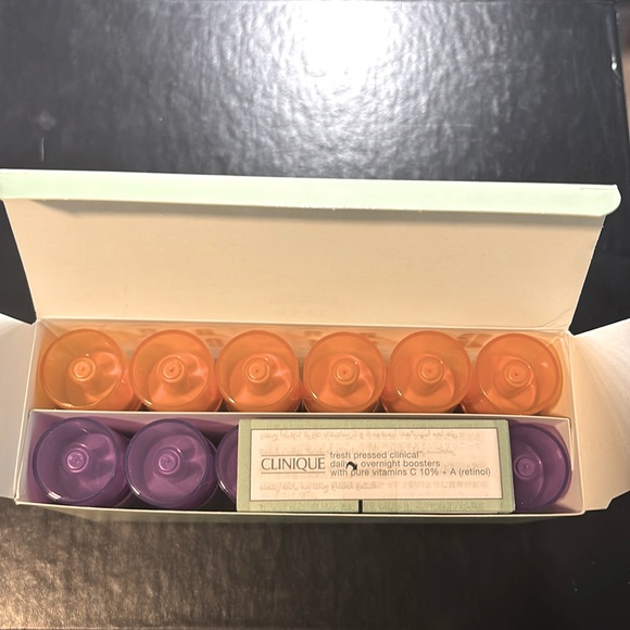 Clinique FRESH PRESSED Daily & Overnight 12-pack!   (or buy 6 for $79) - Picture 2 of 3